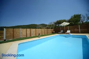 Aselinos Suites - Image 1