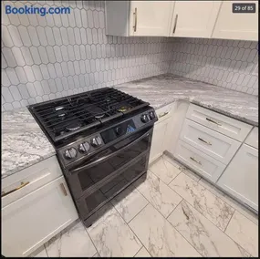 Beautiful Home Near Downtown & Cultural Gardens! - Image 4