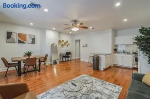 Huge and Sunny 1BR in Center City - Image 4