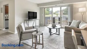 Landing Modern Apartment with Amazing Amenities (ID1181X151) - Image 2