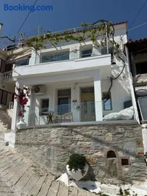 Michalelis Loft & Cave - Image 1