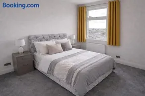 Charming Cottage in Old Windsor - Near Heathrow Airport & Lego Land - Image 3