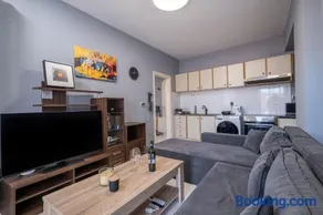 Kounaki Wines Central Square Apartments - Image 1