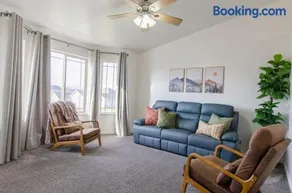 Whole home in Providence - Image 1