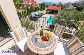 Apartments Garden - Image 2