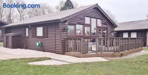 Fenna Lakeside Lodge - Pine Lake Resort - Image 5