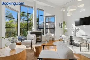 Bright Spacious & Comfortable Hayes Valley Condo - Image 2