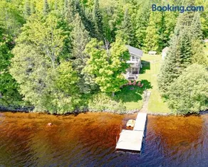 The Getaway Modern Lakefront w Hot Tub,Sauna,Wifi - Image 4