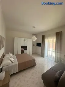 Elysium Guesthouse - Image 5