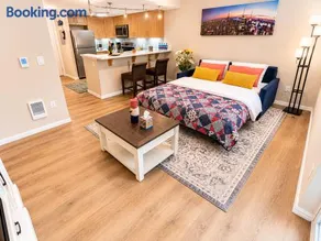 Vega Apartment Seattle - Image 1