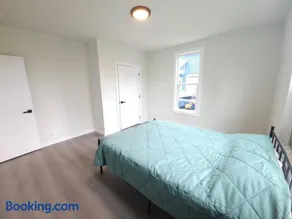 Modern Bellingham Retreat - Image 2