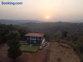 Boutique Forest Villa with a Scenic Infinity Pool - Image 2