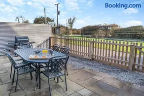 2 Bed in Clevedon oc-t30786 - Image 3