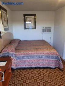 Relax Inn Ranger - Image 2