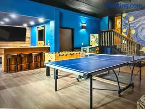 Hidden Oasis with indoor pool, exotic room and private lake - Image 4