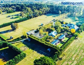 Farm Stay MAPLE Cottage at Wilindi Estate - Image 3