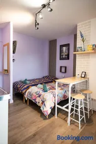 Cozy compact studio France - Image 1