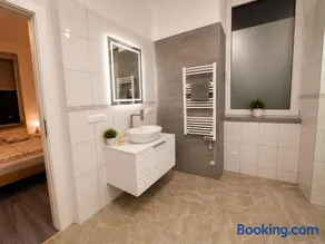 Vacation Room - Image 3