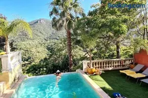 Maison conviviale à Fréjus avec piscine à débordement - Image 1
