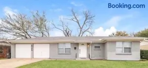 Beautiful home in downtown - Image 4
