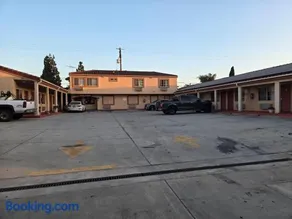 Evans Motel - Image 2