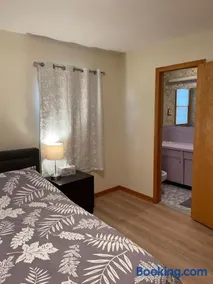New Brunswick NJ Master Bedroom with private bath - Image 3