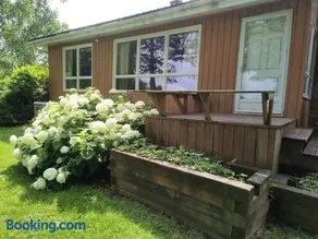 Cottage on the Pond - Image 3