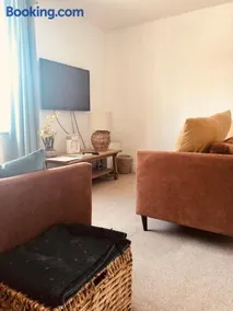 StarLight A Cosy 2 Bedroom House in Portishead - Image 2