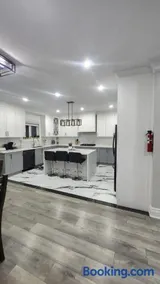 Toronto Guest House - Image 1