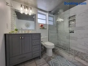 Beautiful house with heated swimming pool & Spa - Image 3