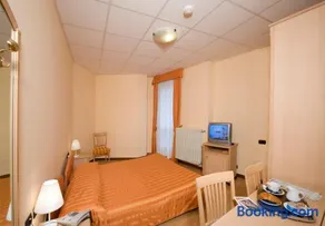 Hotel Residence Dei Fiori - Image 4