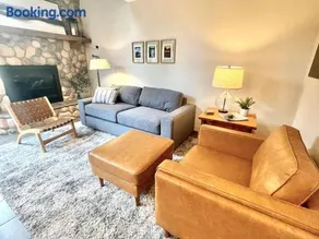 Moose Mountain Escape | Ski-In/Ski-Out | Hot Tub - Image 2