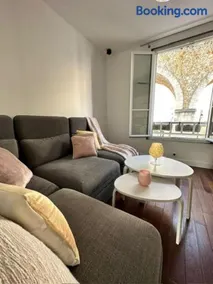 Logement entier : appartement - Saint-Cloud, France - Image 2