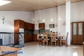 DUPLEX FRENTE A PISTAS - Image 2