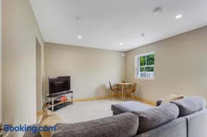 Garden Apartment - Image 5