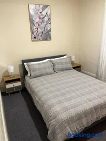 North Parade Accommodation - Image 3