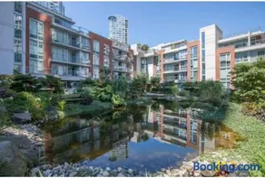 Beautiful 1 BR in the Heart of Downtown: Parking, Pool & Gym - Image 2