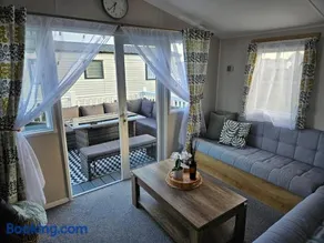 Modern Caravan - Park Dean-Camber Sands - sleeps 6- ENTERTAINMENT PASSES NOT INCLUDED - Image 4