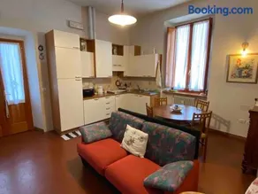 Stone house in the heart of Santa Sofia - Image 3