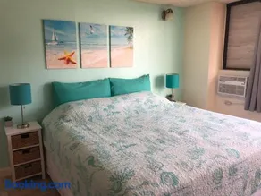 Hotel Condo KING BED Studio with Resort Pool and Canal View - Image 1
