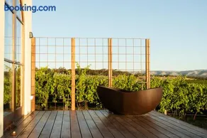 Clay - Rare Earth Retreats - Image 2