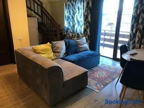 Crystalville Apartment 542 - Image 2
