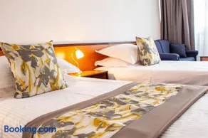 Hotel Novi Zagreb - Image 2
