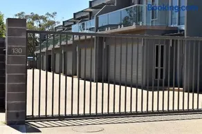 Griffith Prestige Apartments - Image 5