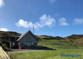 Cedar Boathouse Overlookng Baltimore, West Cork & Islands - Image 4