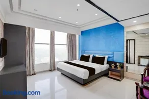 Palette A Lux Corporate Townhouse Near 3 Minutes Kaushambi Metro Station - Image 3
