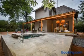 Khiza Bush Retreat - Image 1