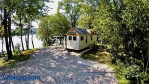 Stargazers' Retreat A Tiny Home on the Riverside - Image 2