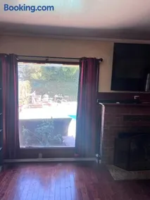 Cozy Room In Downey - Image 4