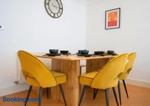 Modern 10BR Retreat Sleeps 16plus nr HS2 NEC BHX - Image 3